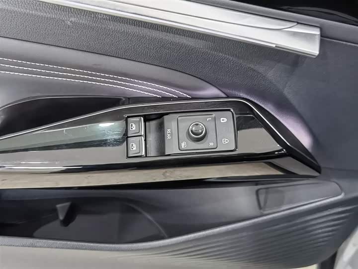 Фото 9 - Volkswagen ID.4 Crozz