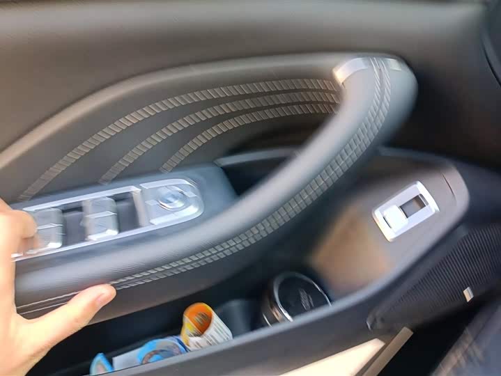 Фото 7 - Hongqi H5