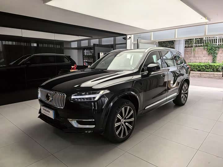 Фото 1 - Volvo XC90