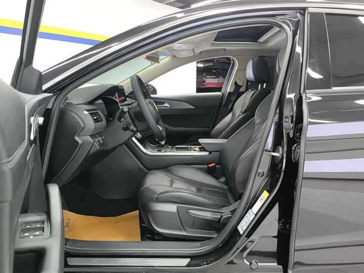 Фото 9 - Hongqi H5