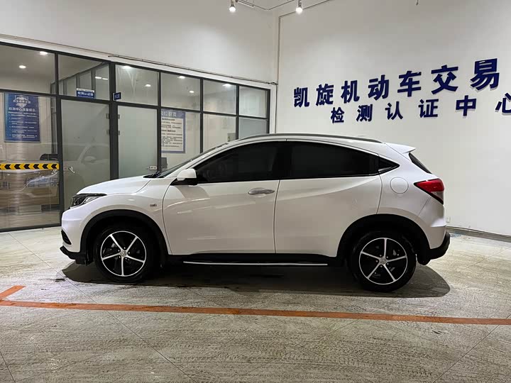Фото 7 - Honda Vezel