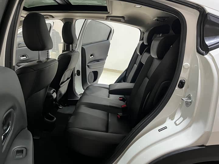 Фото 9 - Honda Vezel