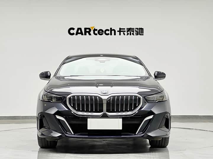 Фото 2 - BMW 5 Series