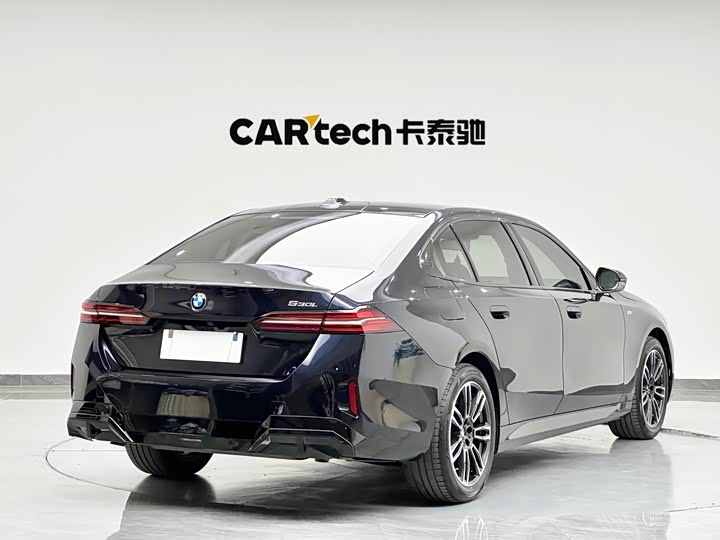 Фото 6 - BMW 5 Series