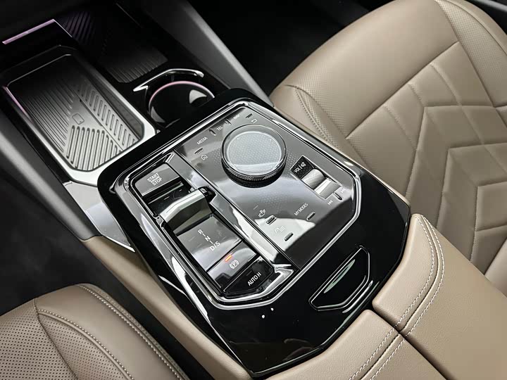 Фото 9 - BMW 5 Series