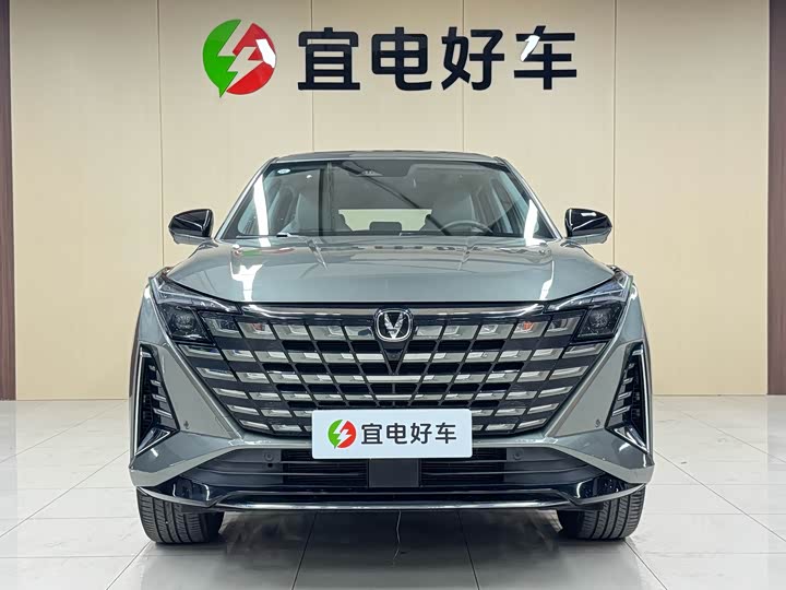 Фото 2 - Changan UNI-Z Hybrid
