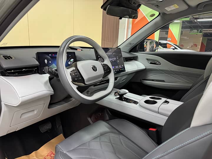 Фото 7 - Changan UNI-Z Hybrid