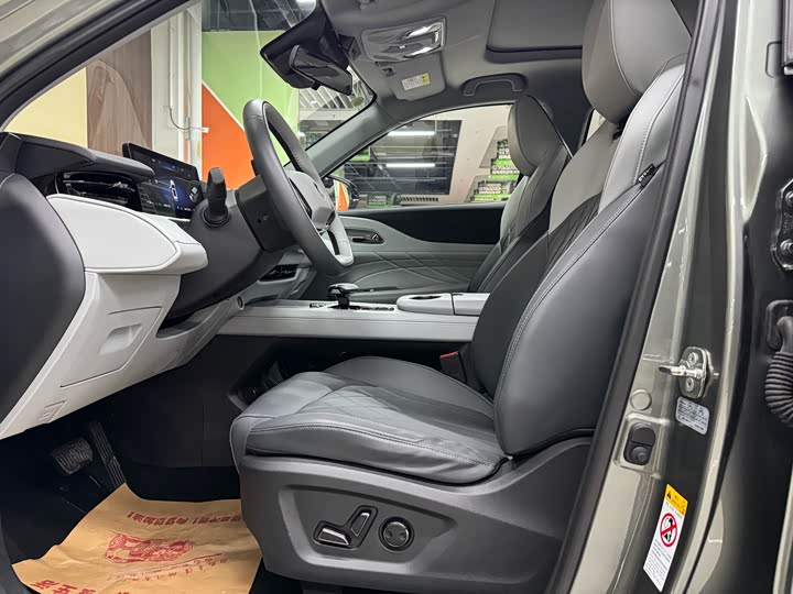 Фото 8 - Changan UNI-Z Hybrid