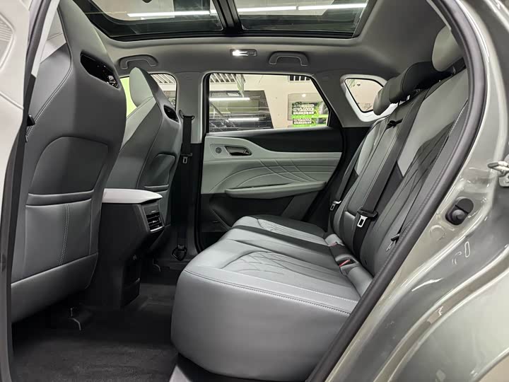 Фото 9 - Changan UNI-Z Hybrid