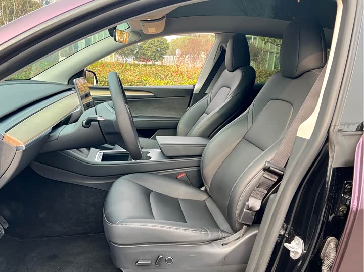 Фото 8 - Tesla Model Y