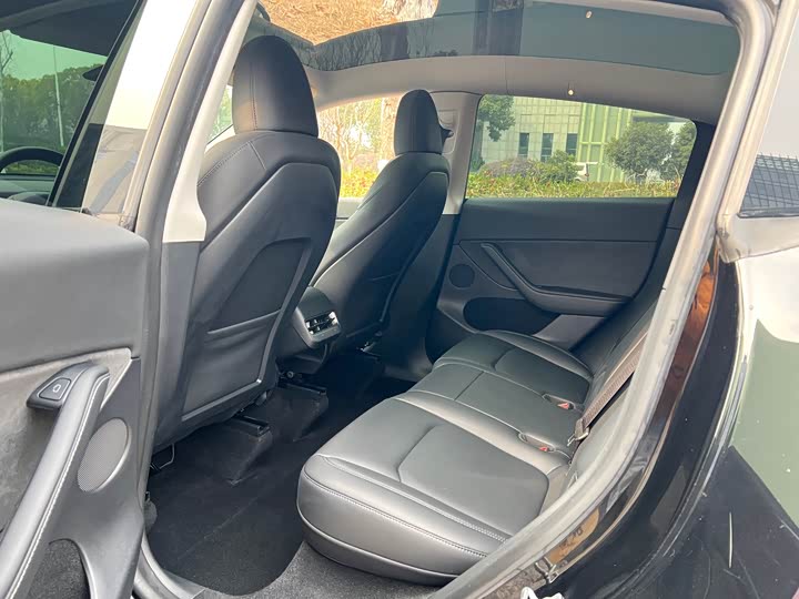 Фото 9 - Tesla Model Y