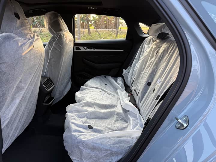 Photo 6 - Geely Preface