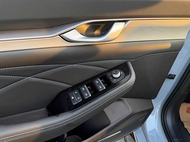 Photo 8 - Geely Preface