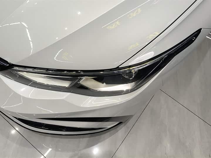 Фото 5 - Volkswagen Golf