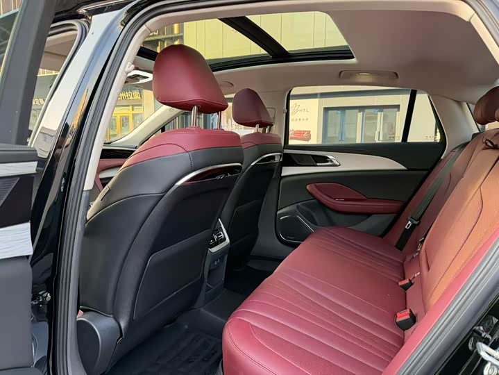 Фото 7 - Hongqi H5