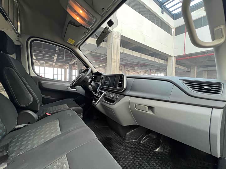 Фото 7 - Maxus V80