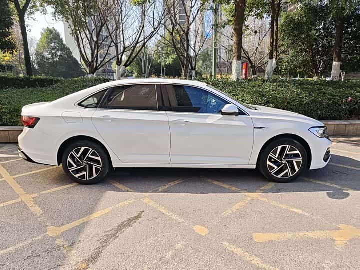 Фото 4 - Volkswagen Sagitar L