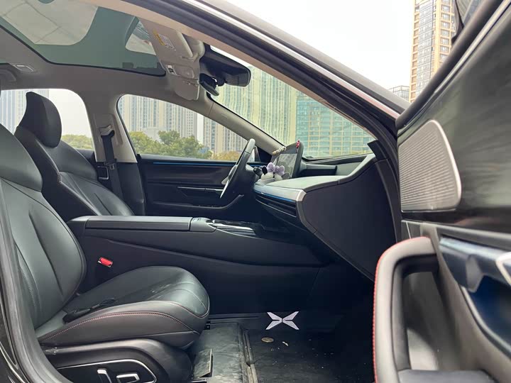 Фото 9 - XPeng P7