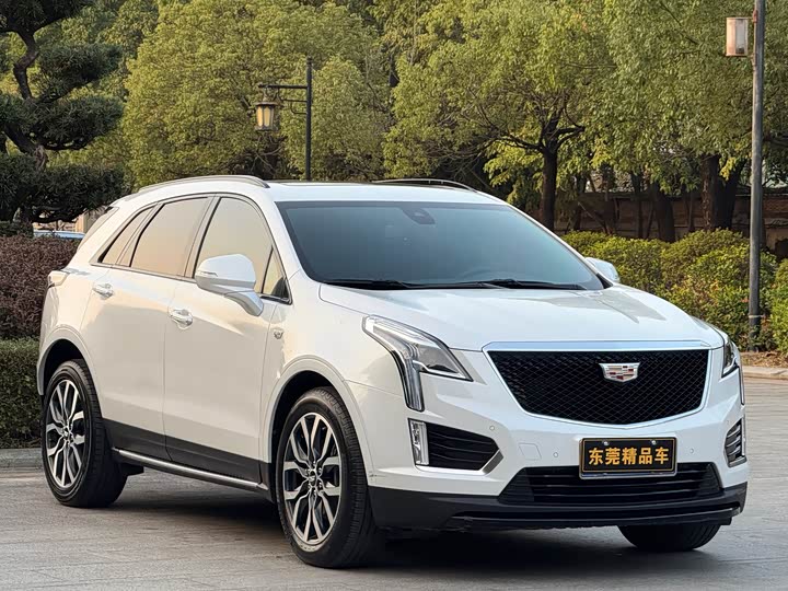 Фото 1 - Cadillac XT5