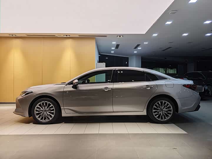 Фото 6 - Toyota Avalon