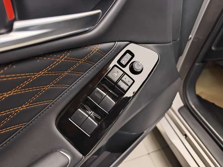 Фото 9 - Toyota Avalon