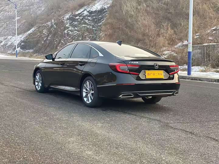 Фото 6 - Honda Accord