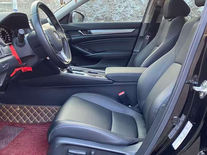 Фото 7 - Honda Accord