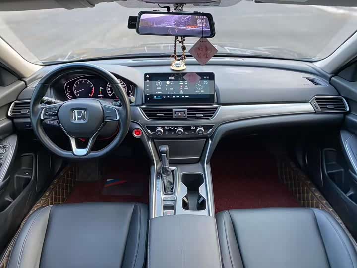 Фото 9 - Honda Accord