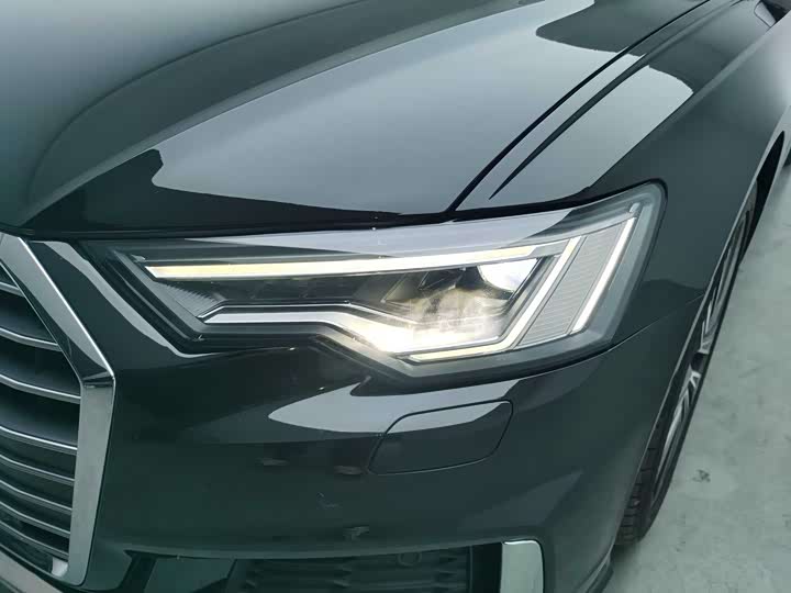 Фото 3 - Audi A6L