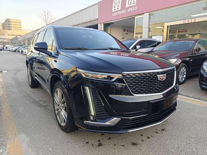 Фото 2 - Cadillac XT6