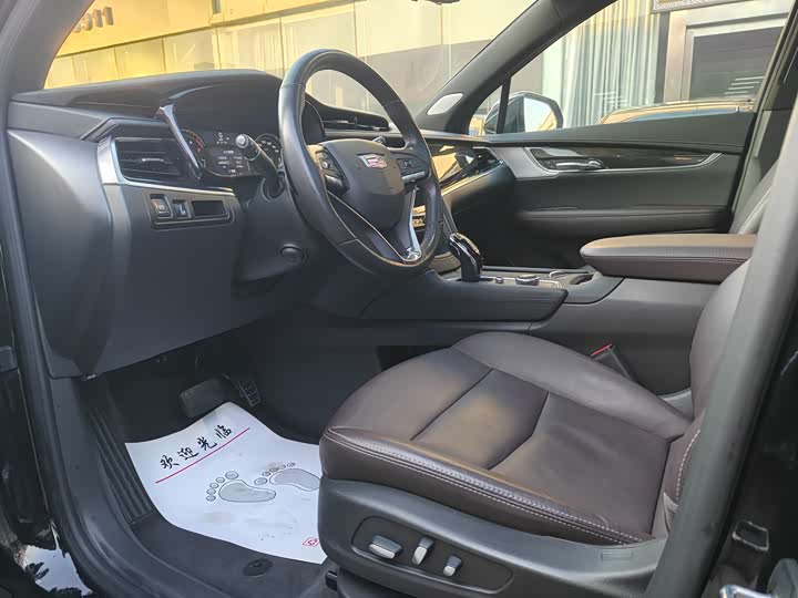 Фото 4 - Cadillac XT6