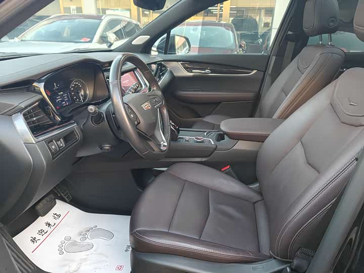 Фото 5 - Cadillac XT6