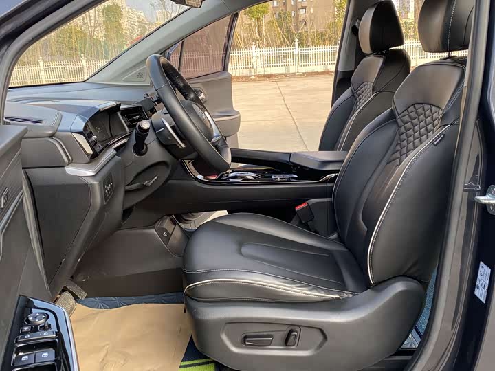 Фото 4 - Hyundai Custo