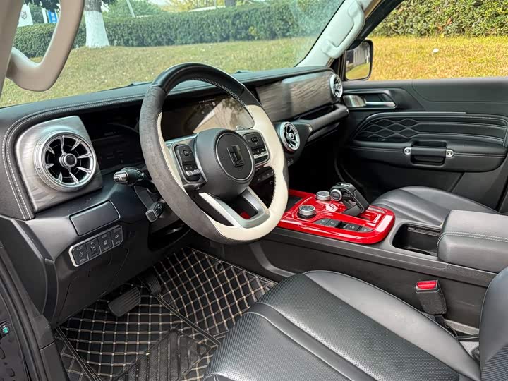 Фото 7 - Tank 300