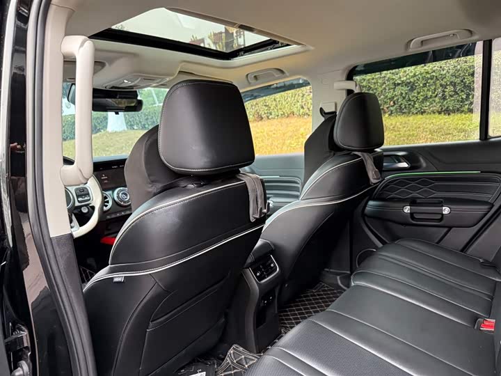 Фото 9 - Tank 300