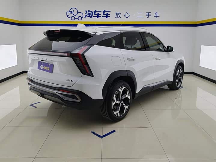 Фото 3 - Geely Atlas L