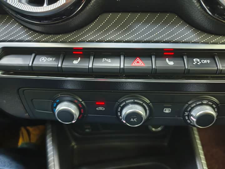 Фото 6 - Audi Q2L