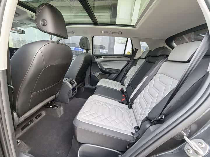 Фото 9 - Volkswagen Tayron