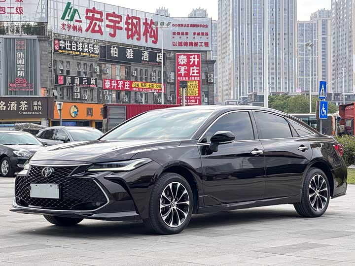 Фото 1 - Toyota Avalon