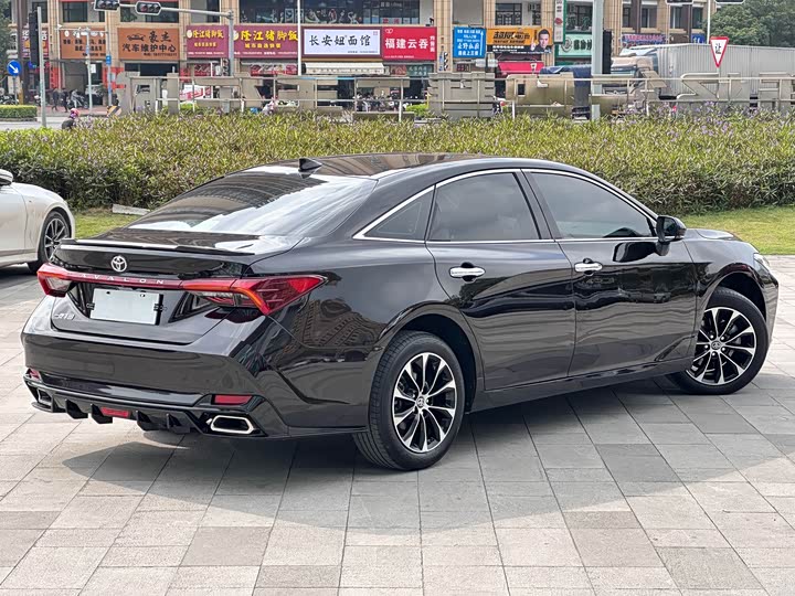 Фото 4 - Toyota Avalon