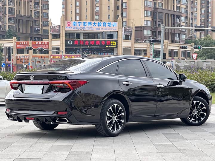 Фото 5 - Toyota Avalon