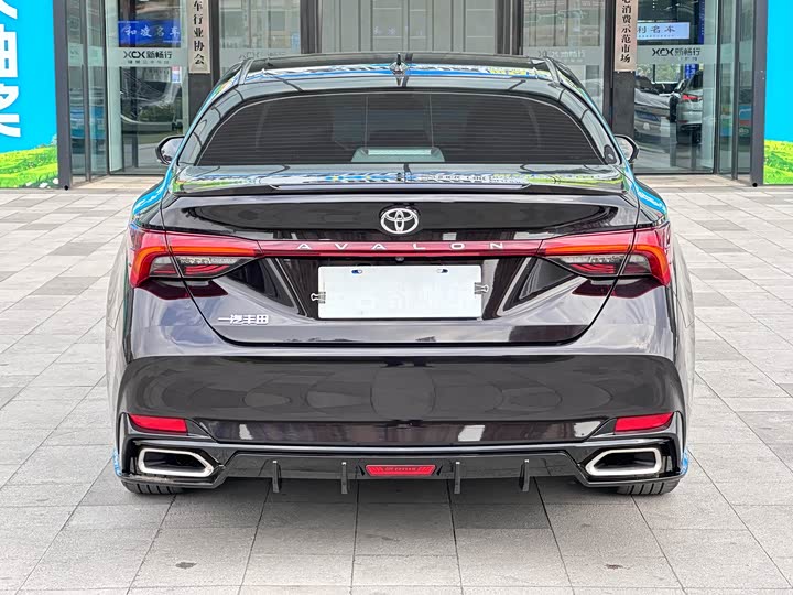 Фото 8 - Toyota Avalon