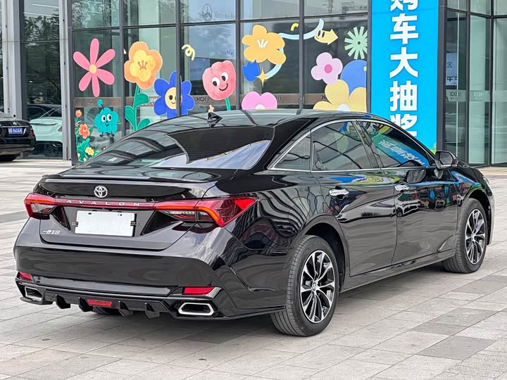 Фото 9 - Toyota Avalon