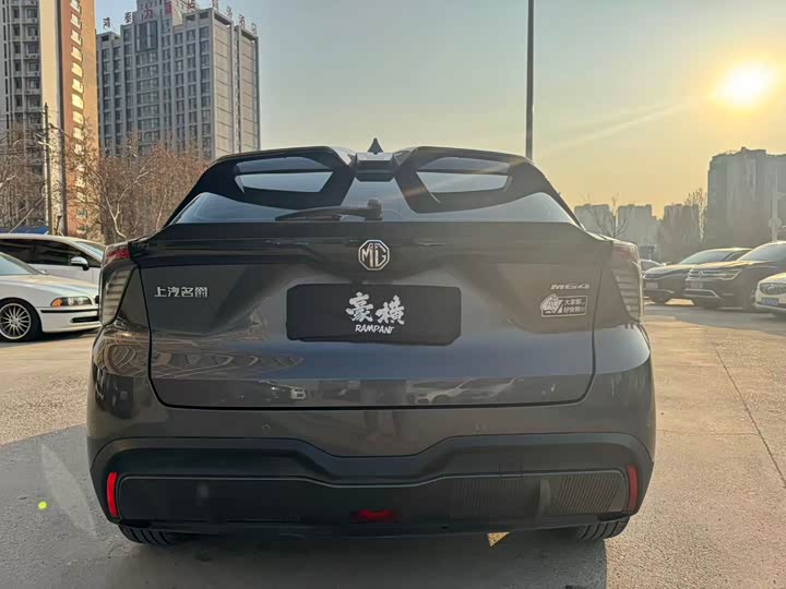 Фото 8 - MG Motor 4 EV