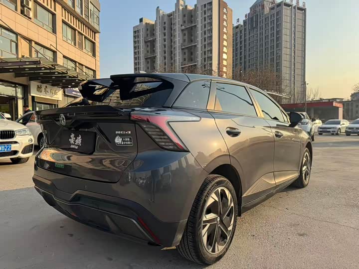 Фото 9 - MG Motor 4 EV