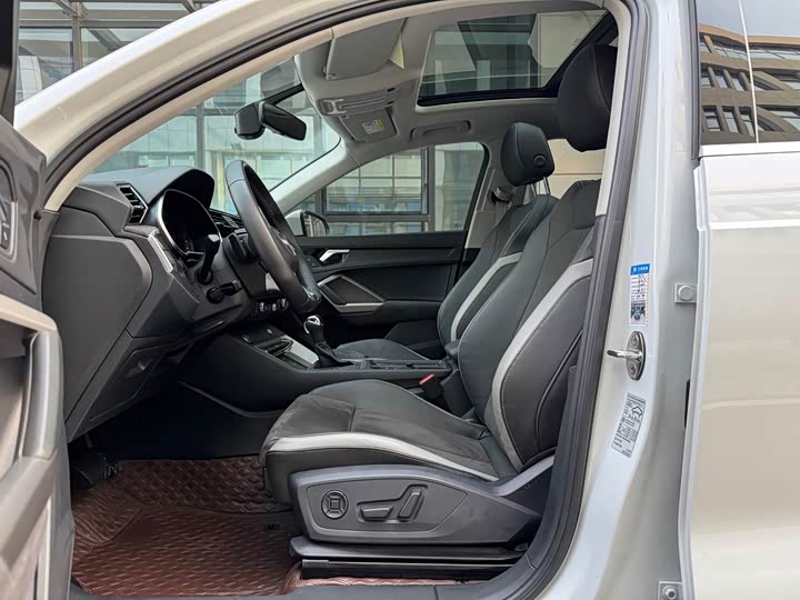 Фото 9 - Audi Q3