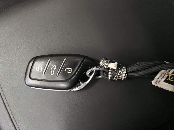 Фото 9 - Roewe D7