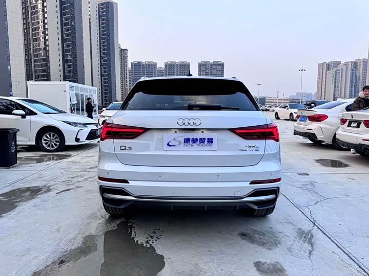 Фото 4 - Audi Q3