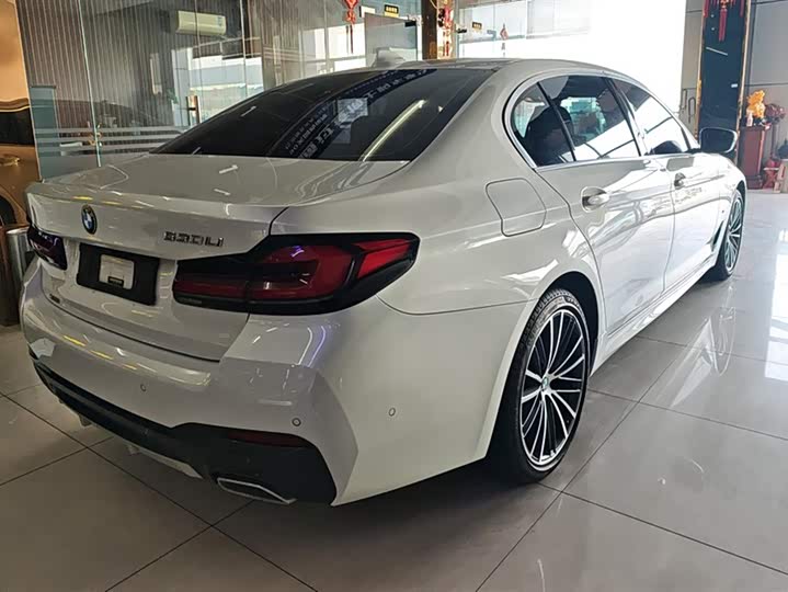 Фото 3 - BMW 5 Series