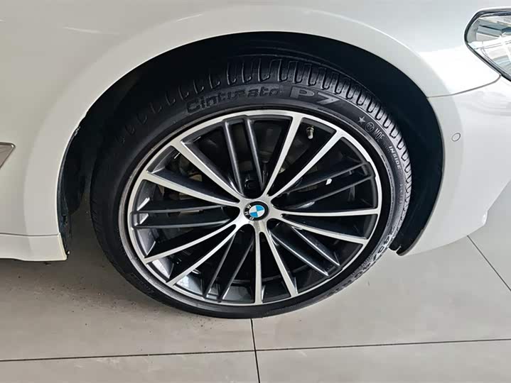 Фото 6 - BMW 5 Series